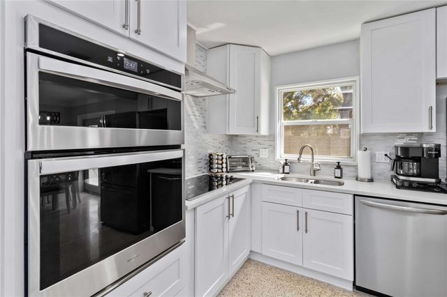 6950 29TH TERRACE N, St Petersburg, FL 33710