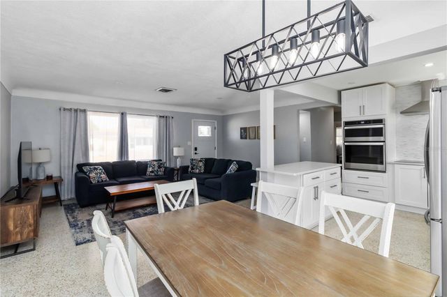 6950 29TH TERRACE N, St Petersburg, FL 33710