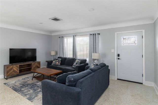 6950 29TH TERRACE N, St Petersburg, FL 33710