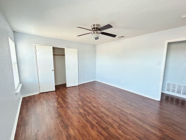 8008 Hidden Oaks Drive, Fort Worth, TX 76120