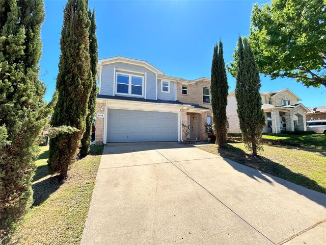 8008 Hidden Oaks Drive, Fort Worth, TX 76120