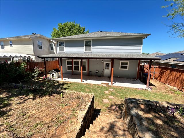 8008 Hidden Oaks Drive, Fort Worth, TX 76120