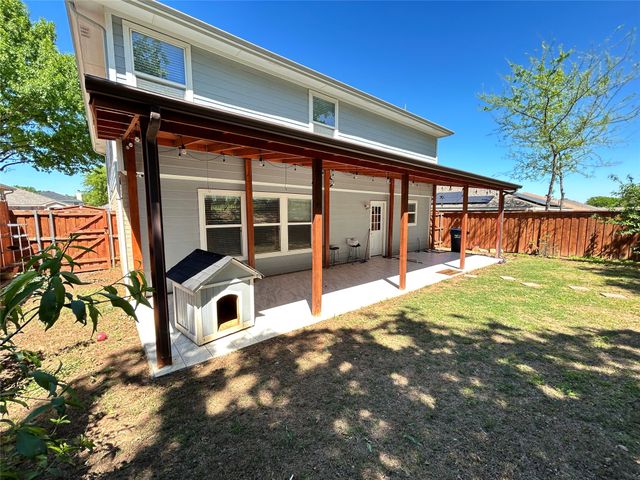 8008 Hidden Oaks Drive, Fort Worth, TX 76120