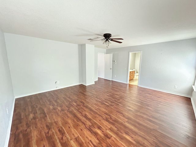 8008 Hidden Oaks Drive, Fort Worth, TX 76120