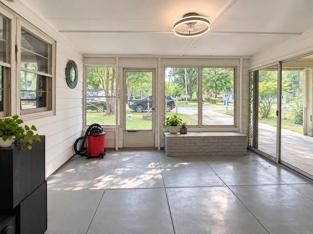 1362 E Summit Avenue, Muskegon, MI 49444