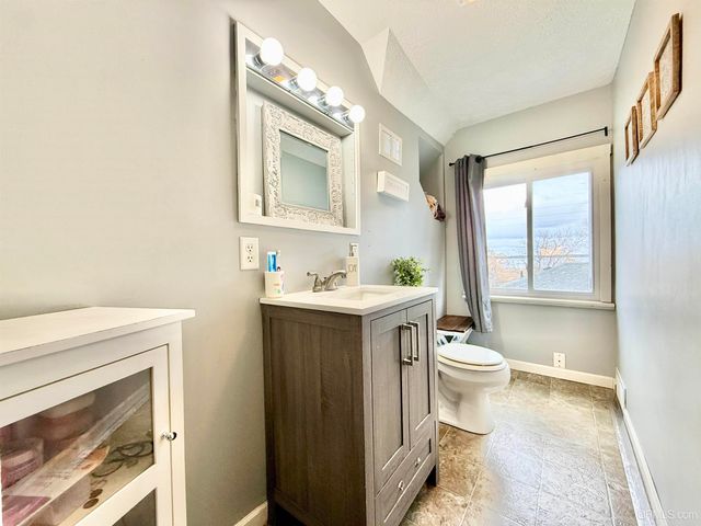 212 N Court Street, Gladstone, MI 49837