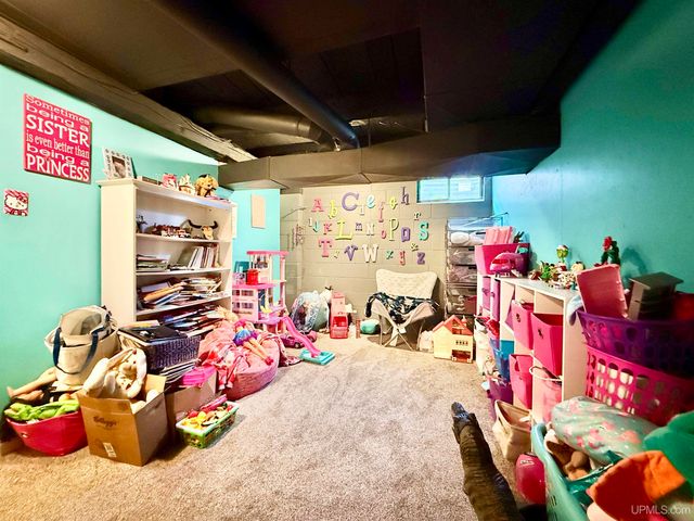 212 N Court Street, Gladstone, MI 49837