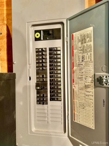 212 N Court Street, Gladstone, MI 49837