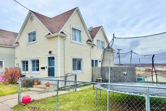 212 N Court Street, Gladstone, MI 49837