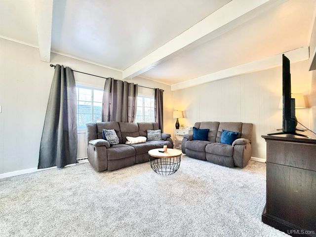 212 N Court Street, Gladstone, MI 49837