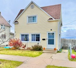 212 N Court Street, Gladstone, MI 49837