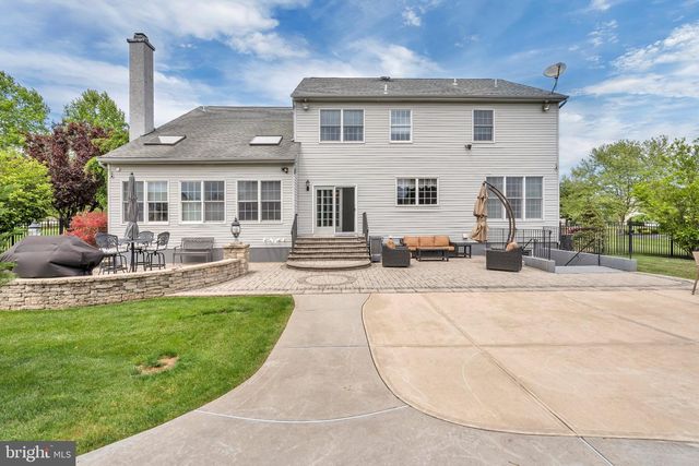 7 WRIGHT DR, Chesterfield, NJ 08515