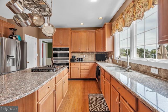 7 WRIGHT DR, Chesterfield, NJ 08515