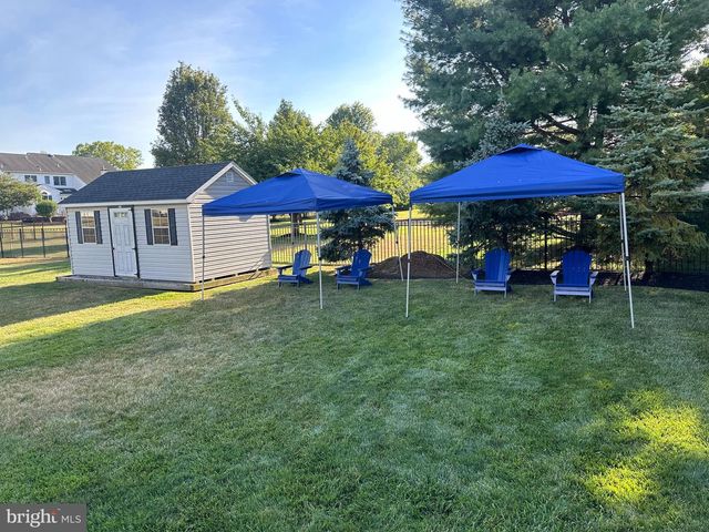7 WRIGHT DR, Chesterfield, NJ 08515