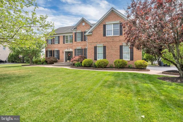 7 WRIGHT DR, Chesterfield, NJ 08515