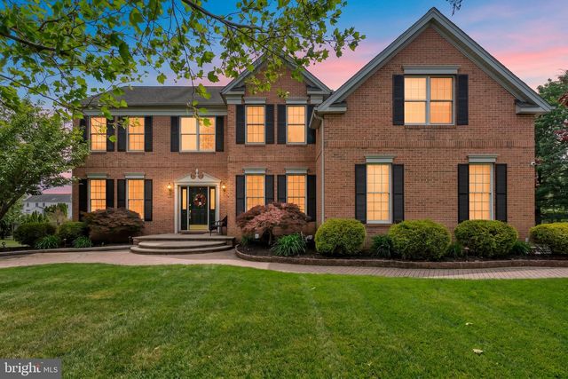 7 WRIGHT DR, Chesterfield, NJ 08515