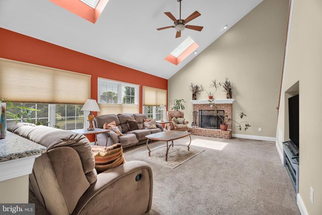 7 WRIGHT DR, Chesterfield, NJ 08515