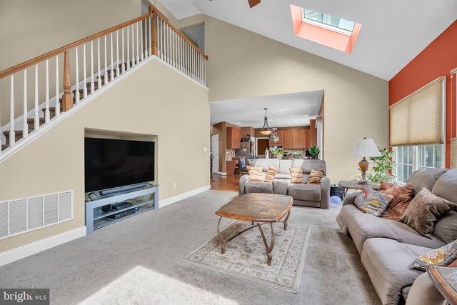 7 WRIGHT DR, Chesterfield, NJ 08515