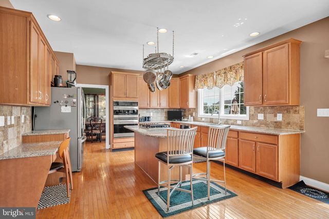 7 WRIGHT DR, Chesterfield, NJ 08515