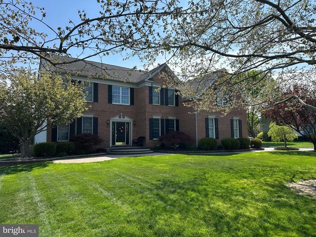 7 WRIGHT DR, Chesterfield, NJ 08515