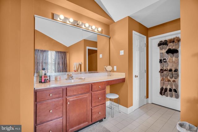 7 WRIGHT DR, Chesterfield, NJ 08515