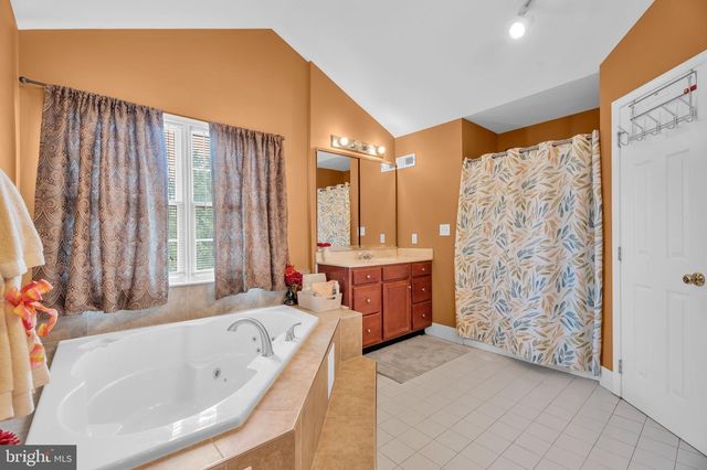 7 WRIGHT DR, Chesterfield, NJ 08515