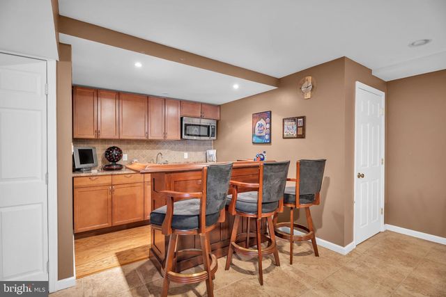 7 WRIGHT DR, Chesterfield, NJ 08515