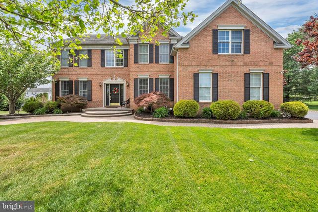 7 WRIGHT DR, Chesterfield, NJ 08515