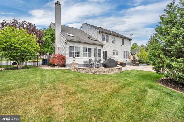 7 WRIGHT DR, Chesterfield, NJ 08515