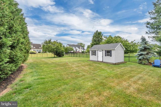 7 WRIGHT DR, Chesterfield, NJ 08515