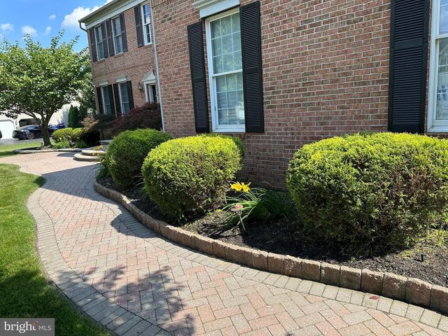 7 WRIGHT DR, Chesterfield, NJ 08515