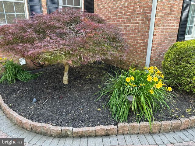 7 WRIGHT DR, Chesterfield, NJ 08515