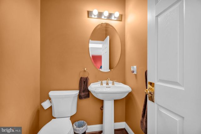 7 WRIGHT DR, Chesterfield, NJ 08515