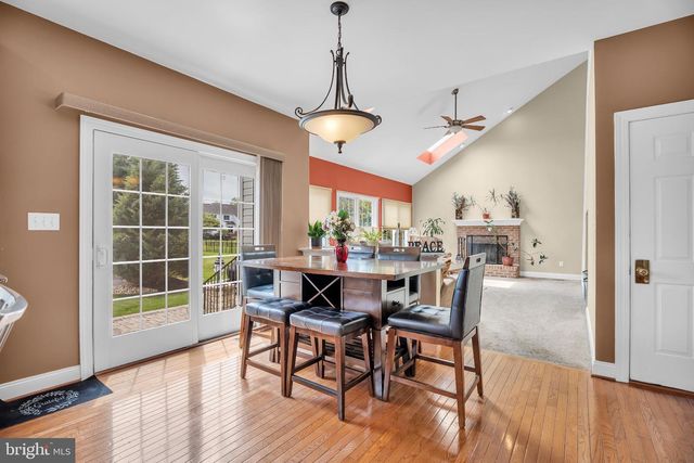 7 WRIGHT DR, Chesterfield, NJ 08515