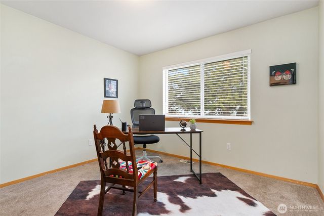 708 Hilltop Avenue, Kent, WA 98031