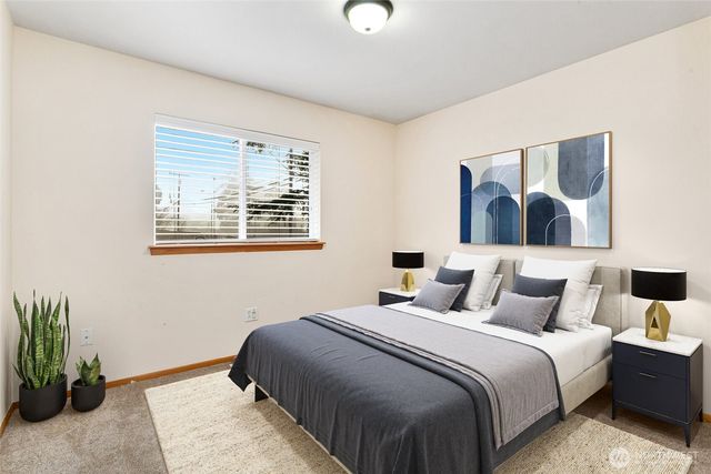 708 Hilltop Avenue, Kent, WA 98031