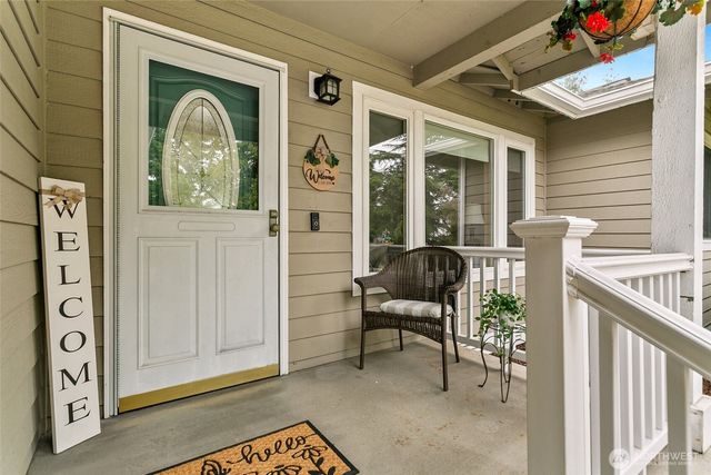 708 Hilltop Avenue, Kent, WA 98031