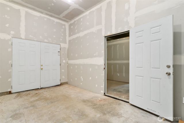 708 Hilltop Avenue, Kent, WA 98031