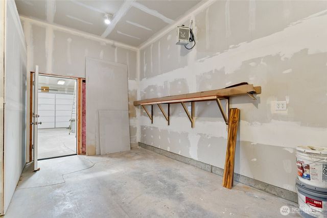 708 Hilltop Avenue, Kent, WA 98031