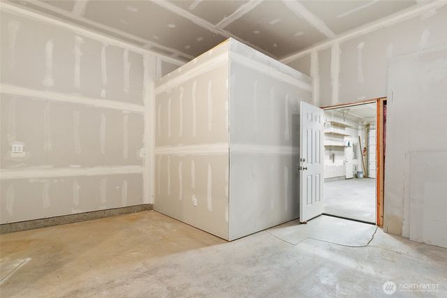 708 Hilltop Avenue, Kent, WA 98031