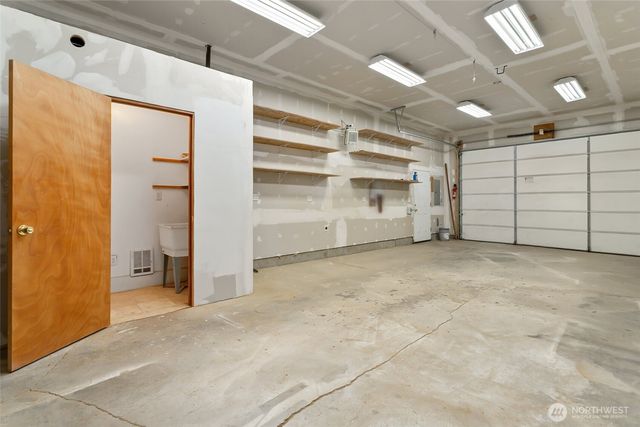 708 Hilltop Avenue, Kent, WA 98031