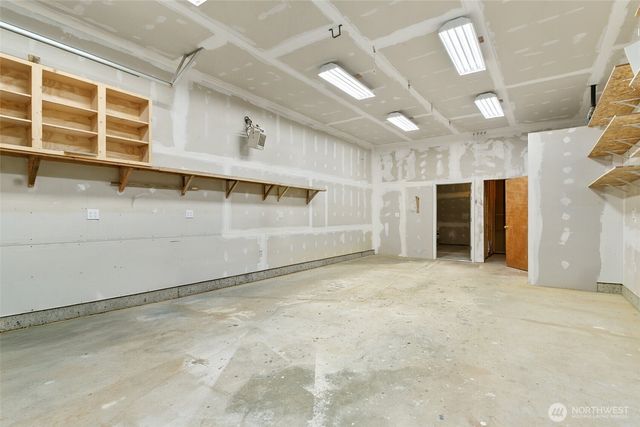 708 Hilltop Avenue, Kent, WA 98031