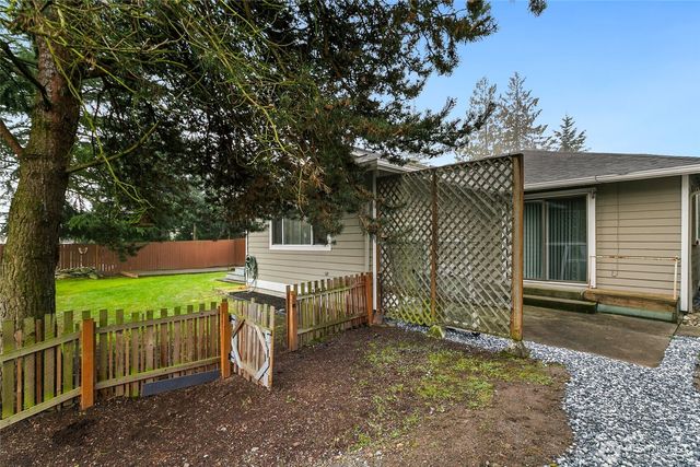 708 Hilltop Avenue, Kent, WA 98031