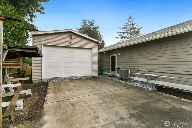 708 Hilltop Avenue, Kent, WA 98031