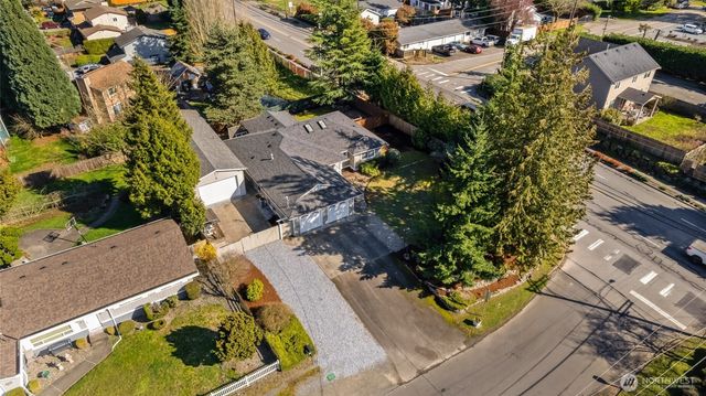 708 Hilltop Avenue, Kent, WA 98031