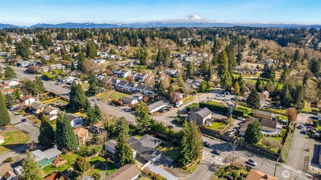 708 Hilltop Avenue, Kent, WA 98031