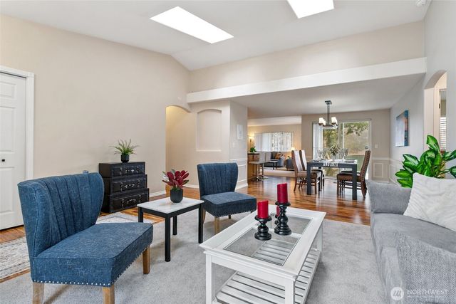 708 Hilltop Avenue, Kent, WA 98031