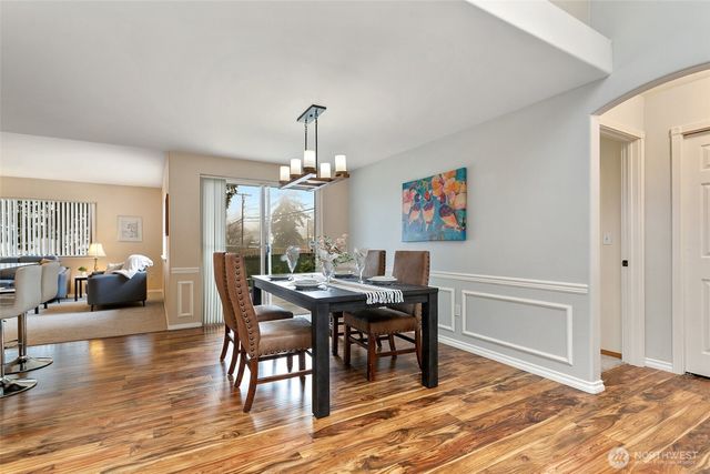 708 Hilltop Avenue, Kent, WA 98031