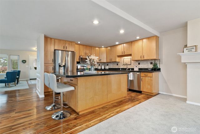 708 Hilltop Avenue, Kent, WA 98031