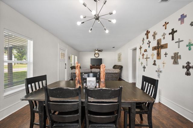 2215 W Park Row Boulevard, Corsicana, TX 75110